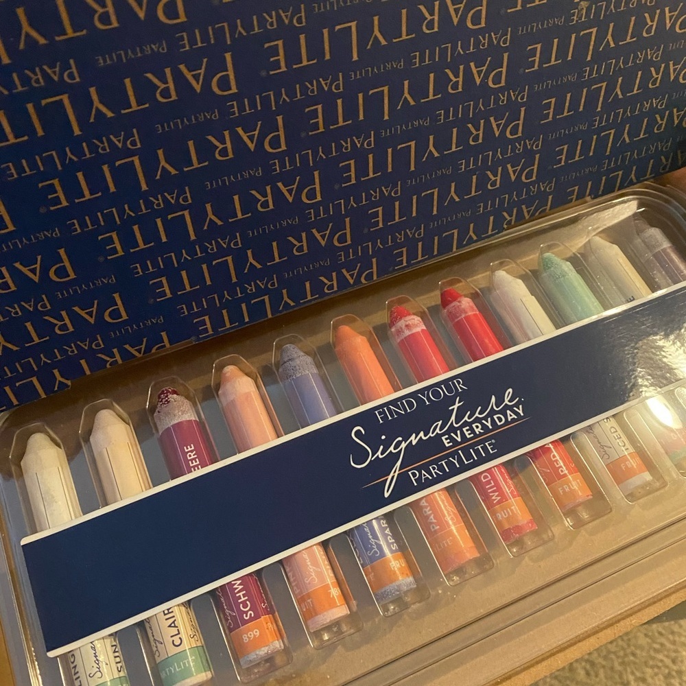 PartyLite Signature Everyday Blending Crayons | Scent Sticks Set of 12 | NIB - Picture 4 of 4